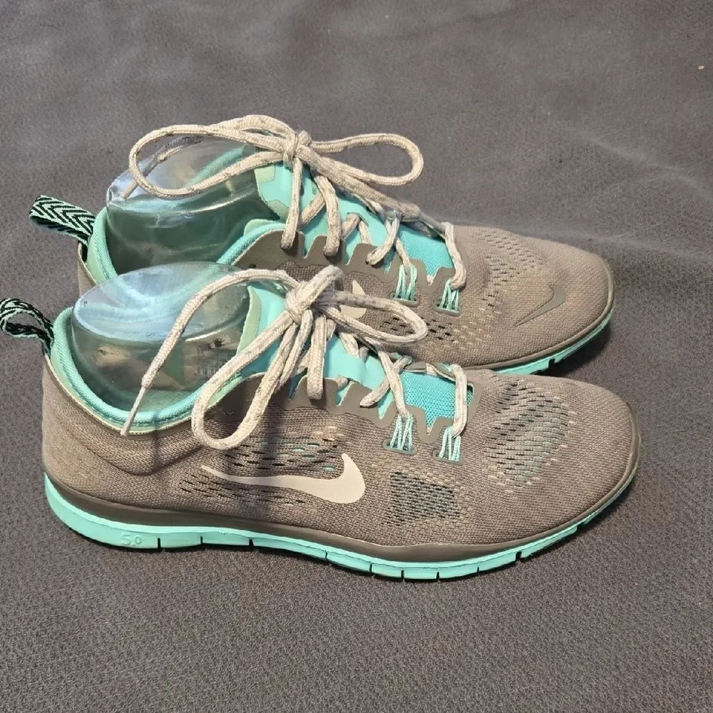 Nike Teal and Gray Athletic Shoes for Performance